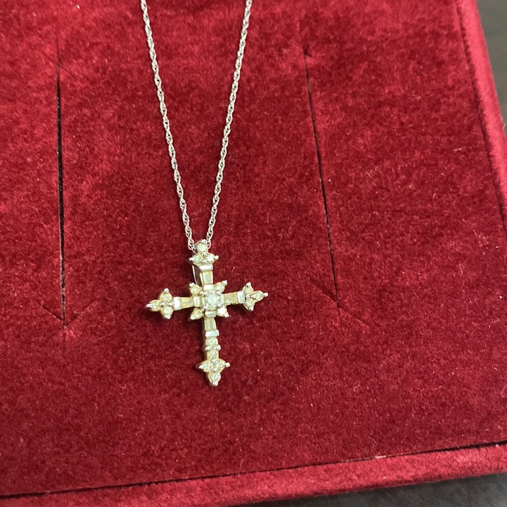 Affinity Diamonds cross necklace - Picture 2 of 5
